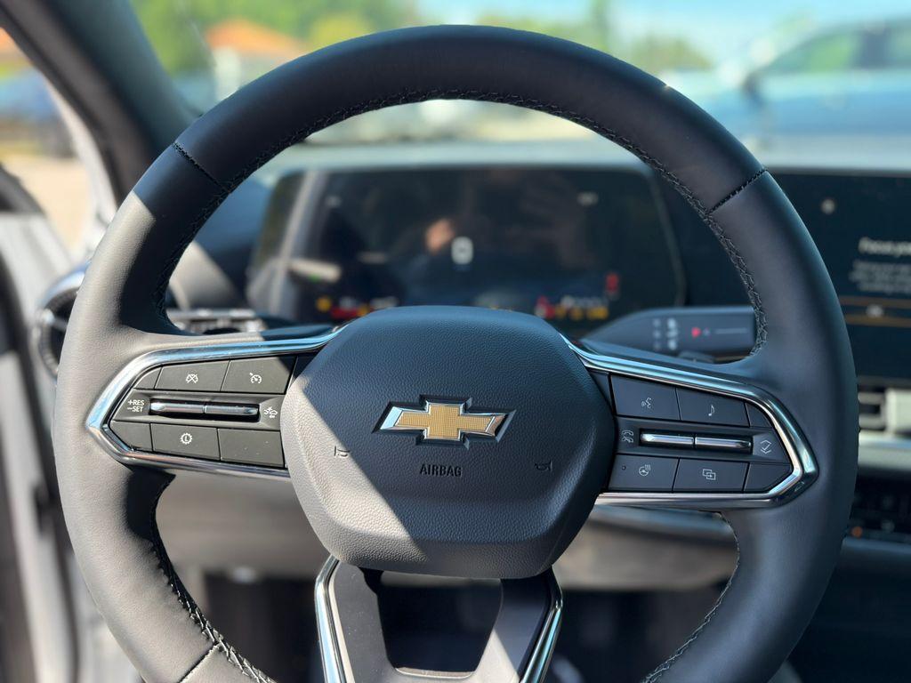 new 2026 Chevrolet Equinox car, priced at $31,199