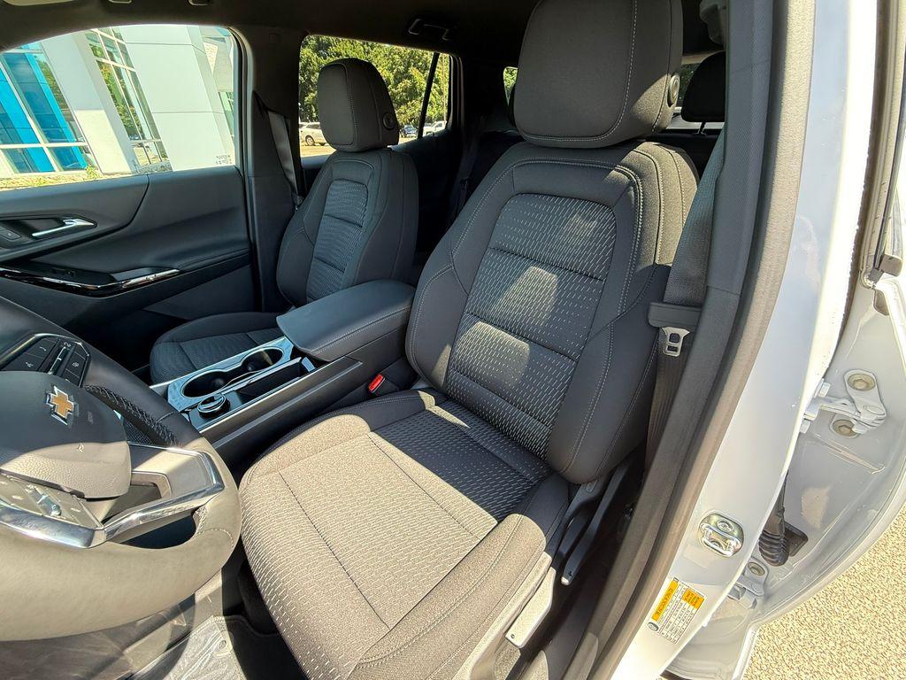new 2026 Chevrolet Equinox car, priced at $31,199