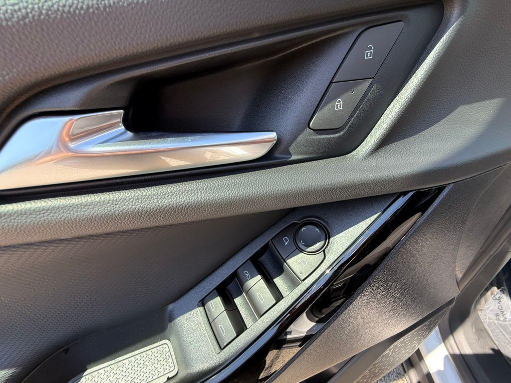 new 2026 Chevrolet Equinox car, priced at $31,199