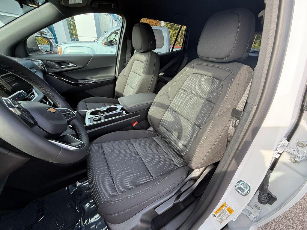 new 2026 Chevrolet Equinox car, priced at $32,820