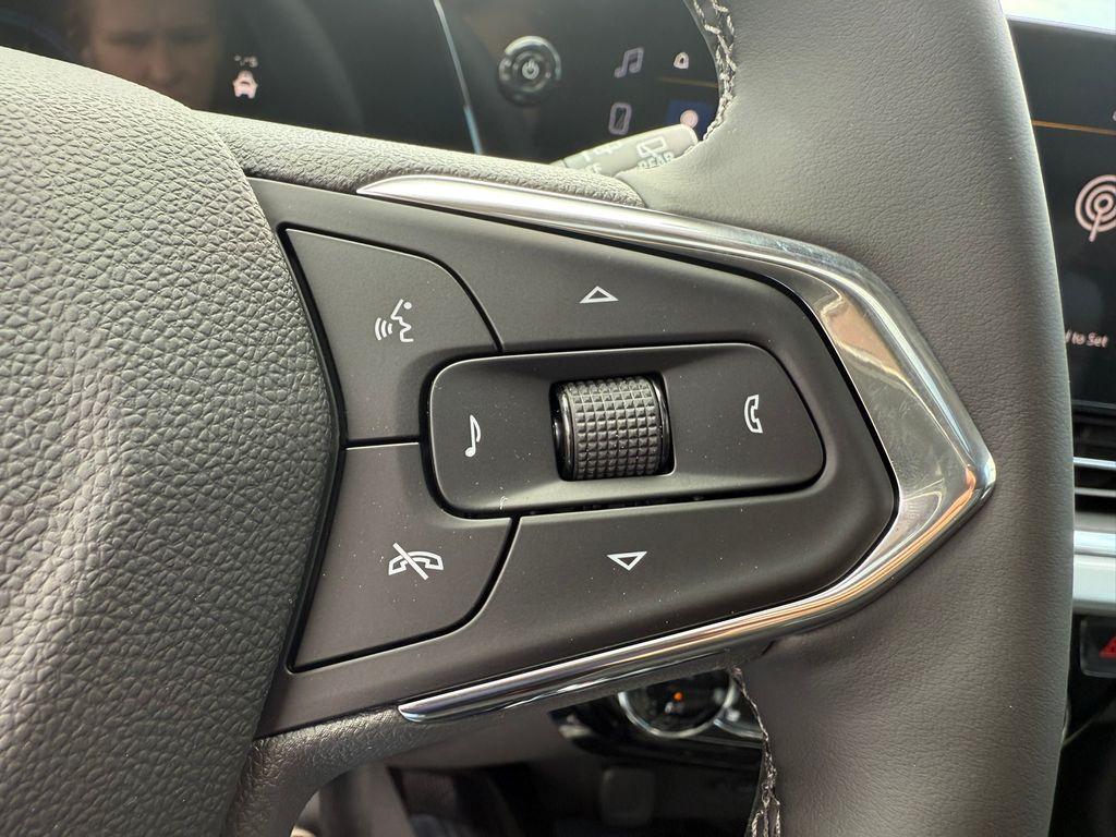 new 2025 Chevrolet Trax car, priced at $25,117
