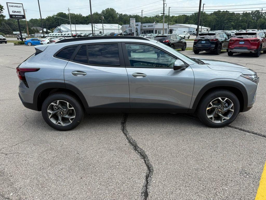 new 2025 Chevrolet Trax car, priced at $25,117