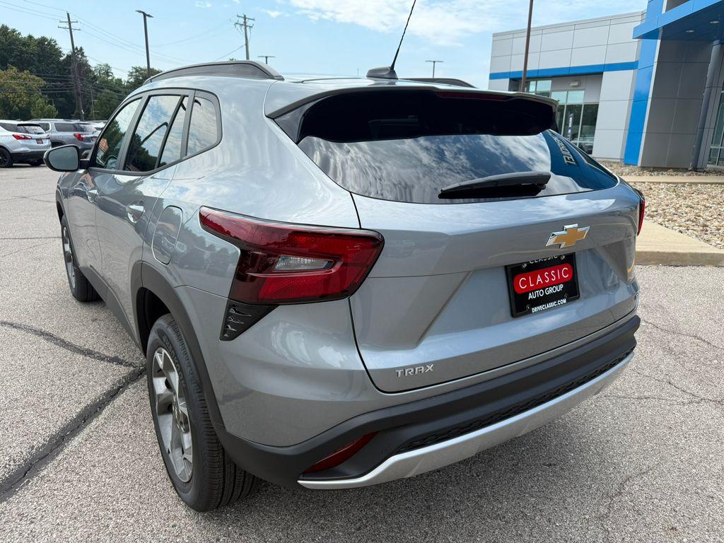 new 2025 Chevrolet Trax car, priced at $25,117