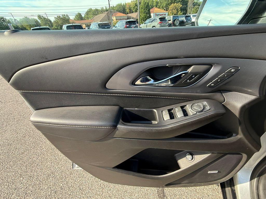 used 2021 Chevrolet Traverse car, priced at $27,795
