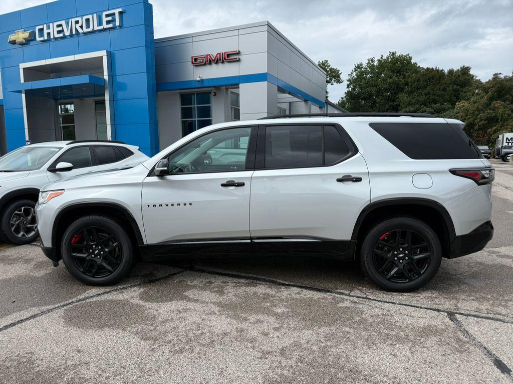 used 2021 Chevrolet Traverse car, priced at $27,795