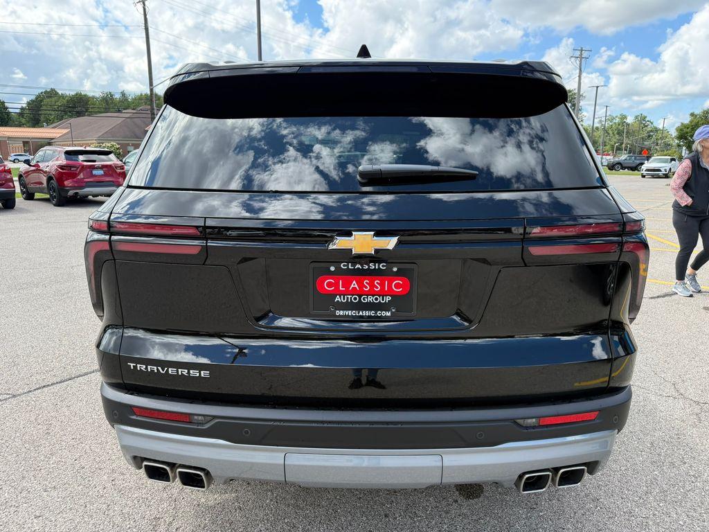 new 2026 Chevrolet Traverse car, priced at $42,030