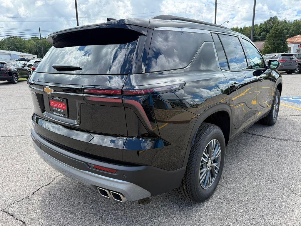 new 2026 Chevrolet Traverse car, priced at $42,030