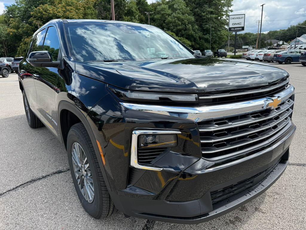 new 2026 Chevrolet Traverse car, priced at $42,030