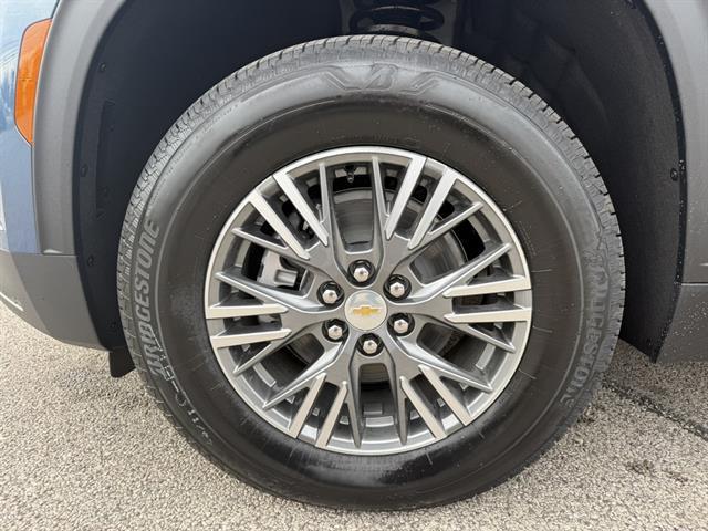 new 2026 Chevrolet Traverse car, priced at $42,030