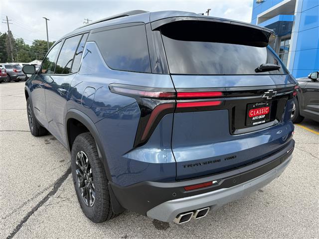 new 2025 Chevrolet Traverse car, priced at $50,460