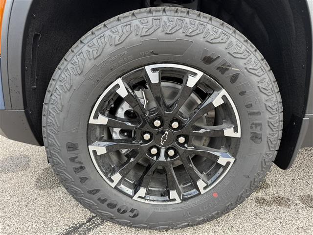 new 2025 Chevrolet Traverse car, priced at $50,460