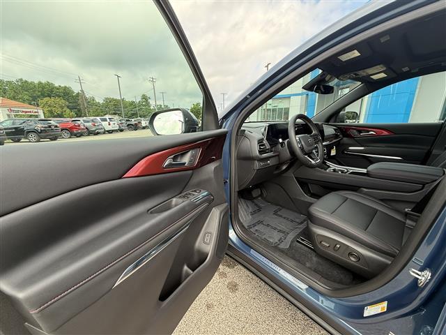 new 2025 Chevrolet Traverse car, priced at $50,460