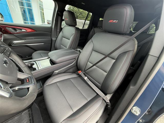 new 2025 Chevrolet Traverse car, priced at $50,460
