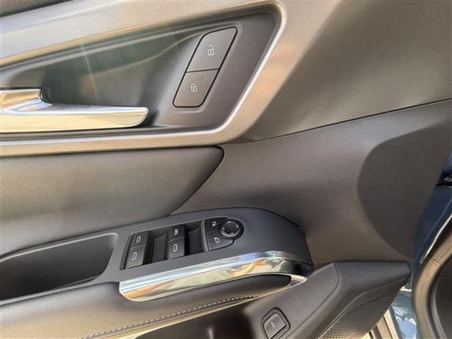 new 2026 Chevrolet Traverse car, priced at $46,333