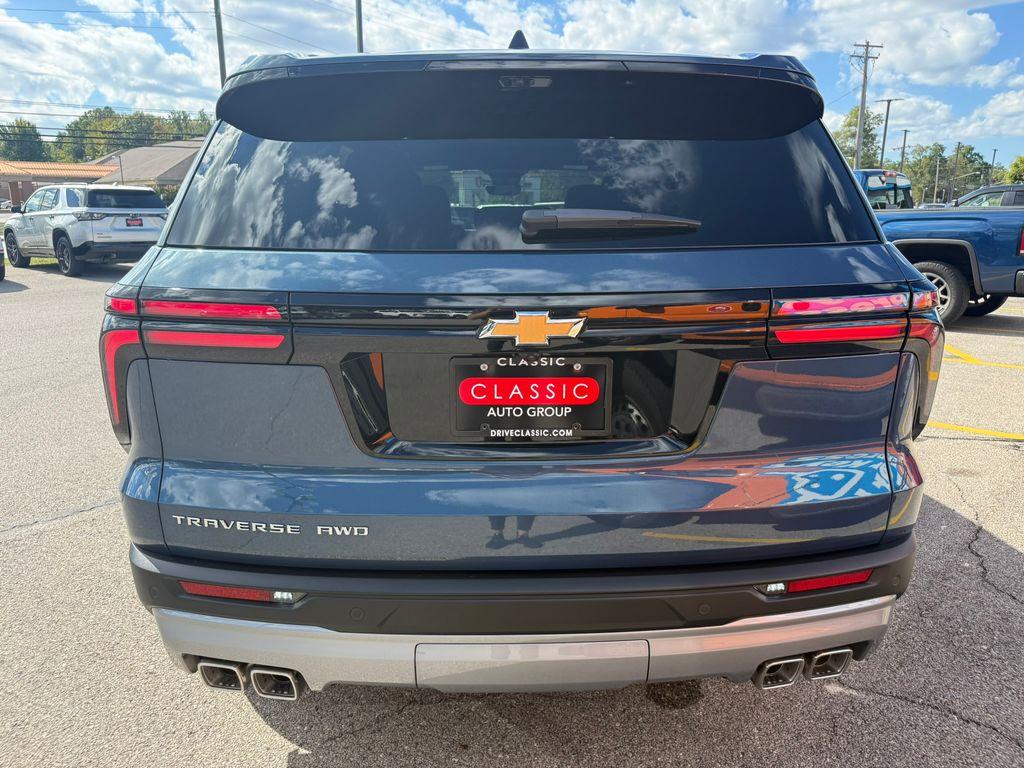 new 2026 Chevrolet Traverse car, priced at $46,333
