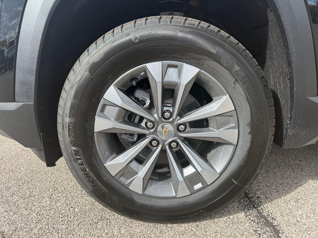 new 2026 Chevrolet Equinox car, priced at $31,999