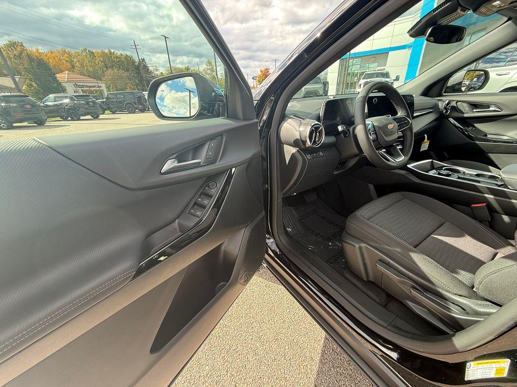 new 2026 Chevrolet Equinox car, priced at $31,999