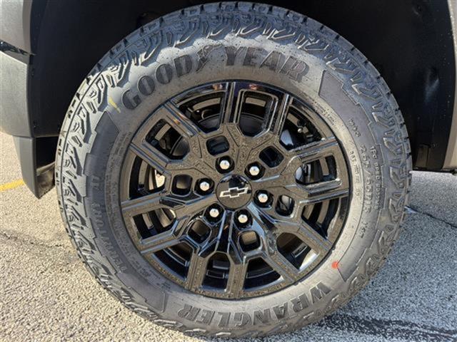 new 2026 Chevrolet Colorado car, priced at $43,070