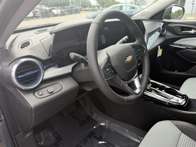 new 2025 Chevrolet Trax car, priced at $24,285