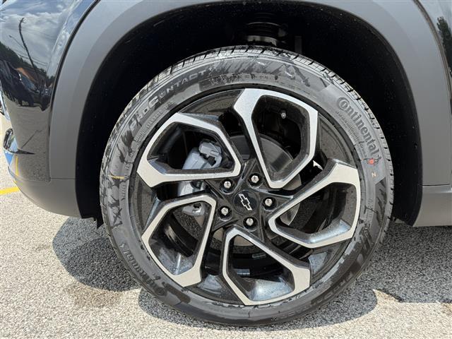 new 2025 Chevrolet Trax car, priced at $26,335