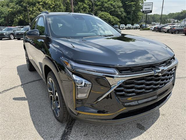 new 2025 Chevrolet Trax car, priced at $26,335