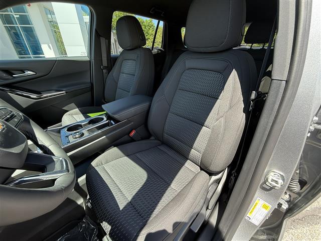 new 2026 Chevrolet Equinox car, priced at $28,500