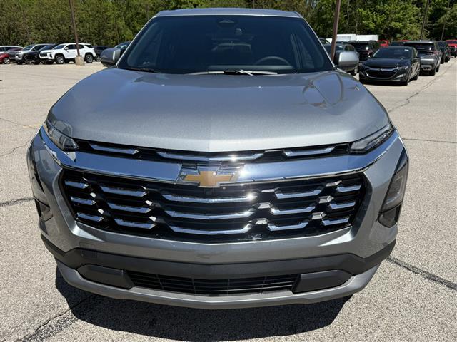 new 2026 Chevrolet Equinox car, priced at $28,500