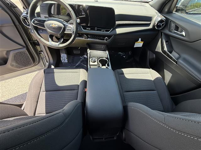 new 2026 Chevrolet Equinox car, priced at $28,500