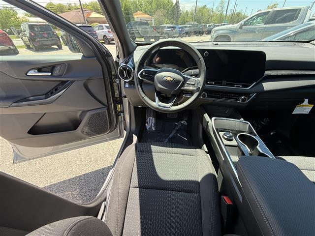 new 2026 Chevrolet Equinox car, priced at $28,500