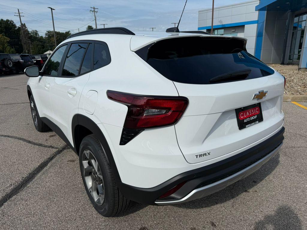 new 2025 Chevrolet Trax car, priced at $25,024