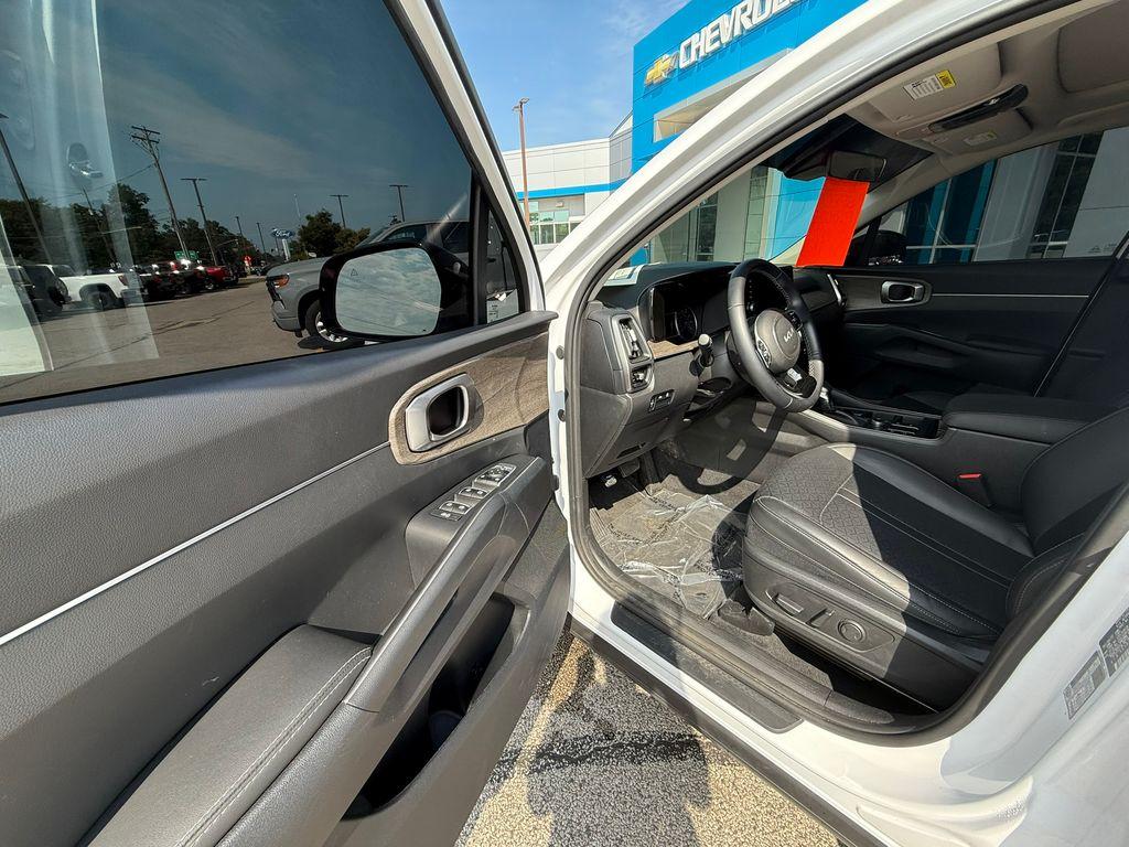 used 2023 Kia Sorento car, priced at $29,750