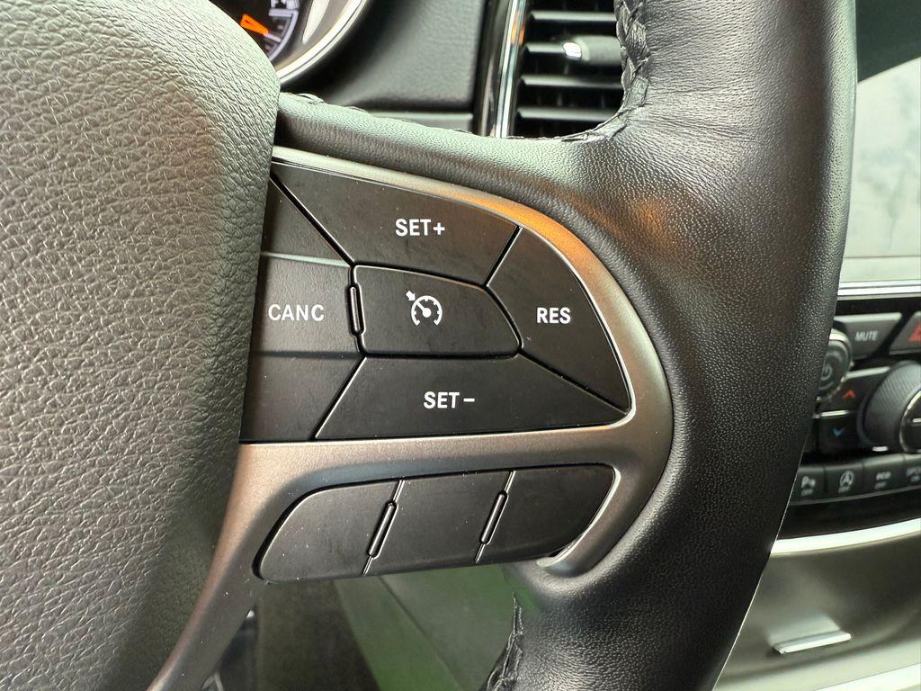 used 2022 Jeep Grand Cherokee WK car, priced at $24,997