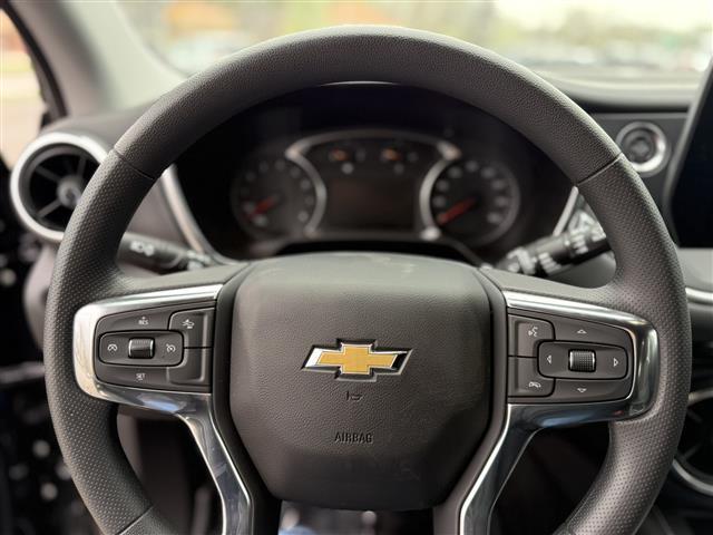 new 2025 Chevrolet Blazer car, priced at $37,853