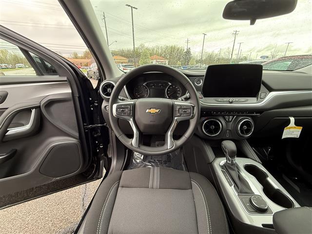 new 2025 Chevrolet Blazer car, priced at $37,853