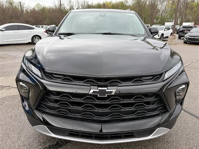 new 2025 Chevrolet Blazer car, priced at $37,853