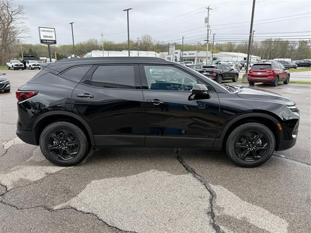 new 2025 Chevrolet Blazer car, priced at $37,853
