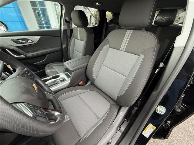 new 2025 Chevrolet Blazer car, priced at $37,853