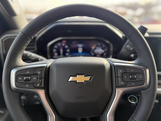 new 2025 Chevrolet Silverado 1500 car, priced at $46,715