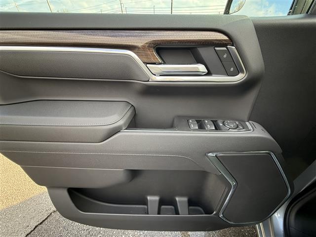 new 2025 Chevrolet Silverado 1500 car, priced at $46,715