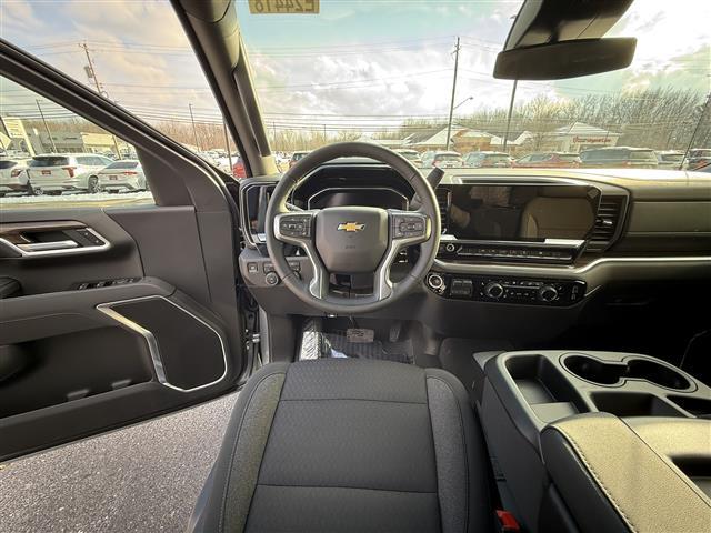 new 2025 Chevrolet Silverado 1500 car, priced at $46,715