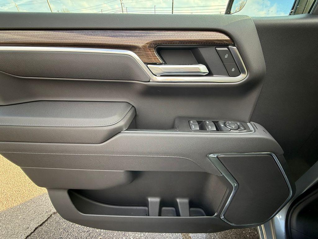 new 2025 Chevrolet Silverado 1500 car, priced at $46,715