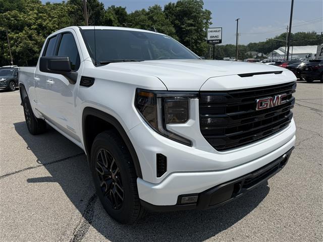 new 2025 GMC Sierra 1500 car, priced at $48,733