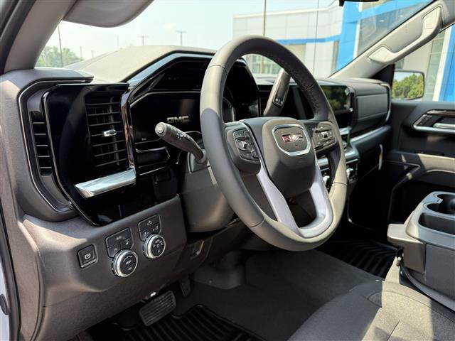 new 2025 GMC Sierra 1500 car, priced at $48,733