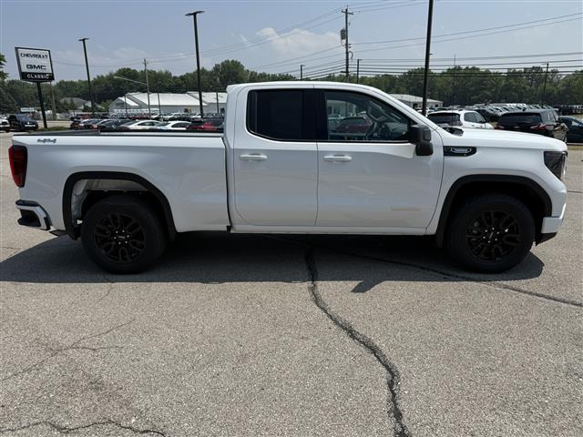 new 2025 GMC Sierra 1500 car, priced at $48,733