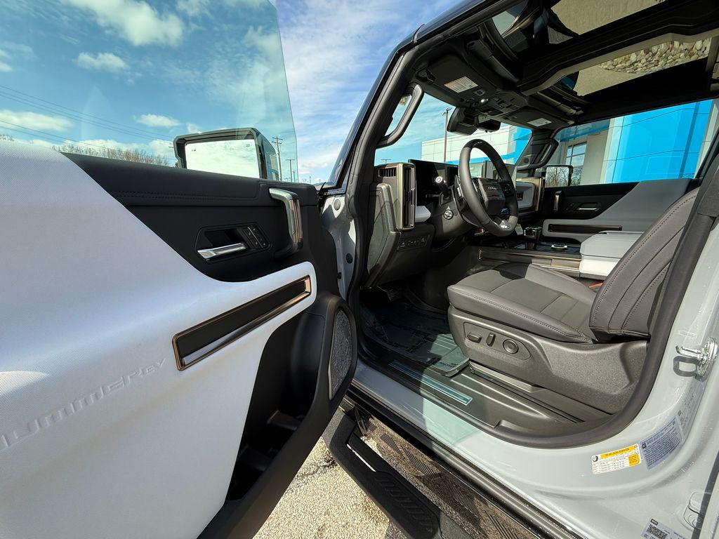 new 2025 GMC HUMMER EV SUV car, priced at $91,695