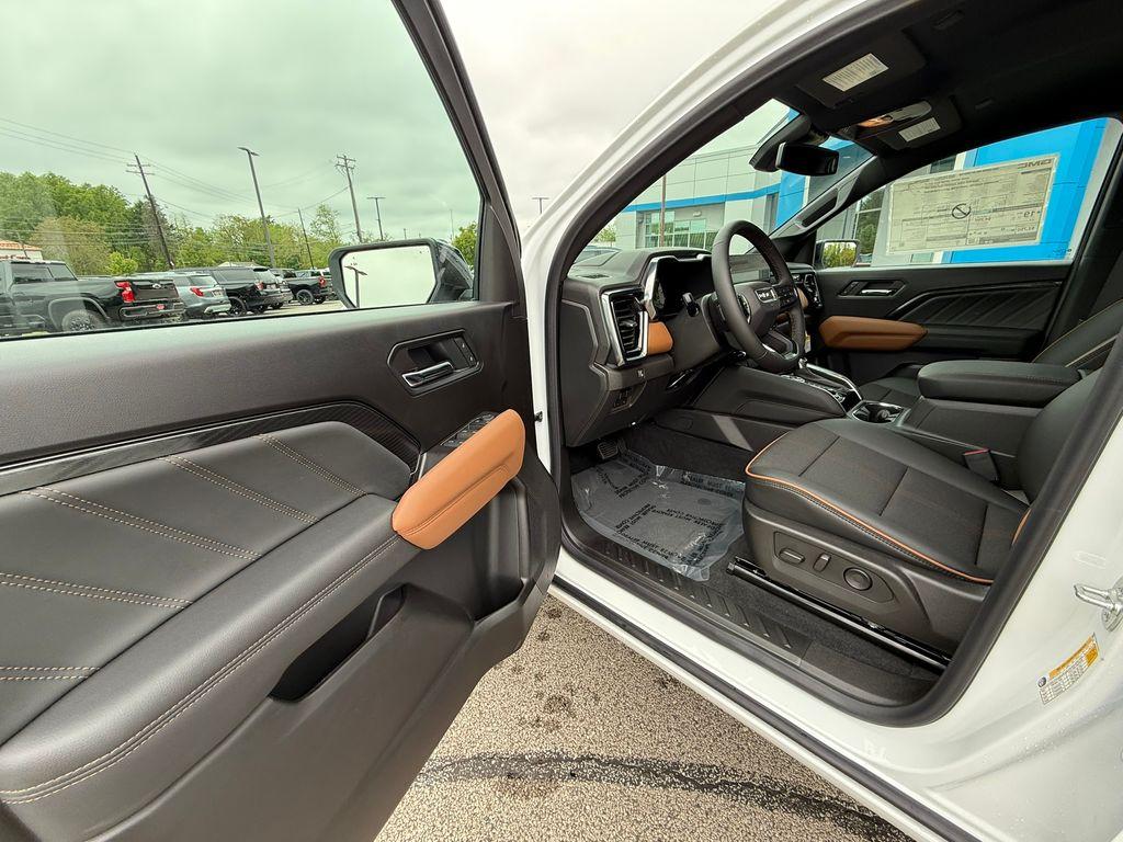 new 2025 GMC Canyon car, priced at $49,919