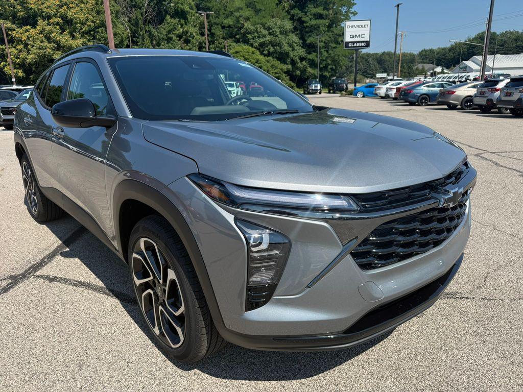 new 2025 Chevrolet Trax car, priced at $26,243