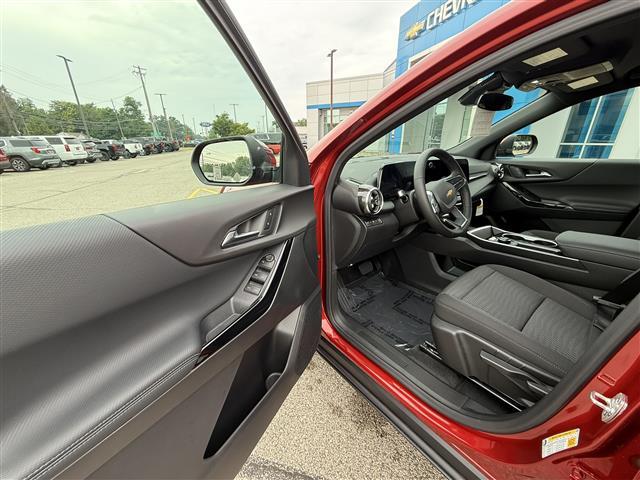 new 2026 Chevrolet Equinox car, priced at $31,659