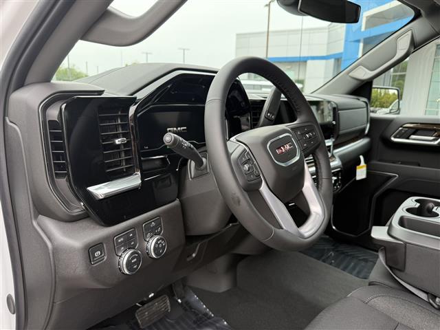 new 2025 GMC Sierra 1500 car, priced at $51,679