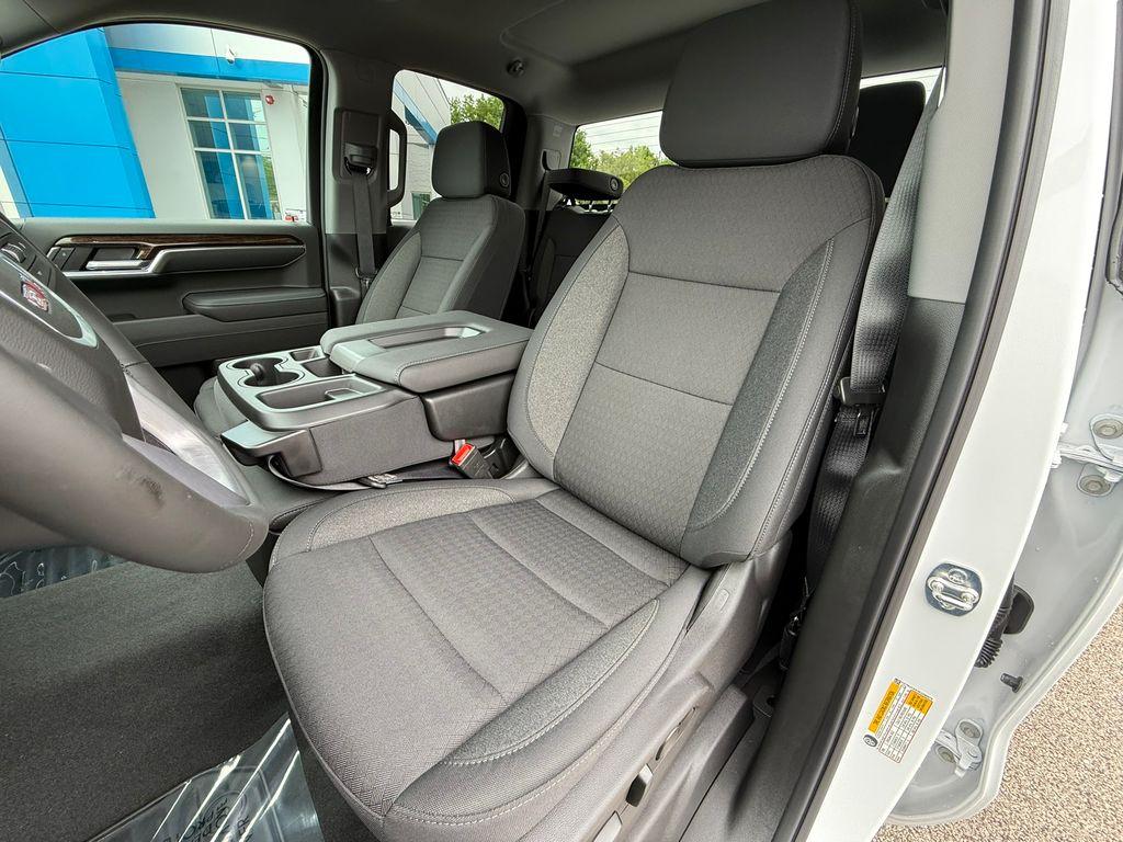 new 2025 GMC Sierra 1500 car, priced at $51,179